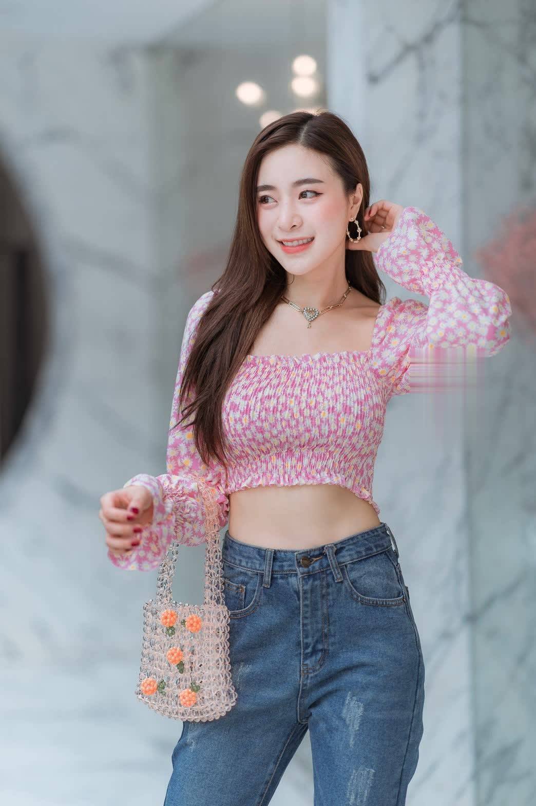 Ship.Shop - #ส่งฟรี 189฿🌸🌸 เสื้อครอป ลายดอก สม็อครอบตัว... | Facebook
