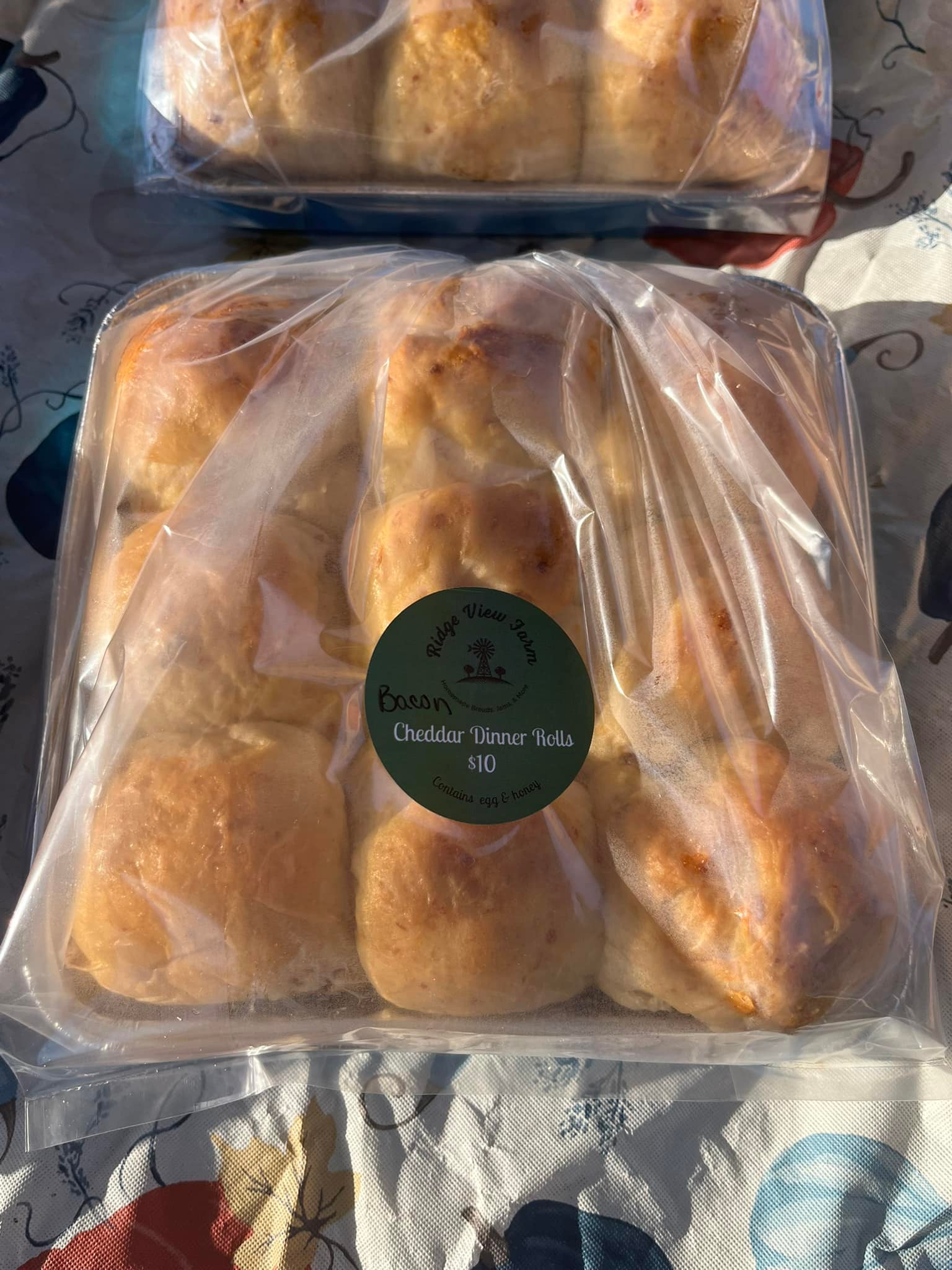 Ridge - Try these dinner rolls to make sliders!! 😋 | Facebook