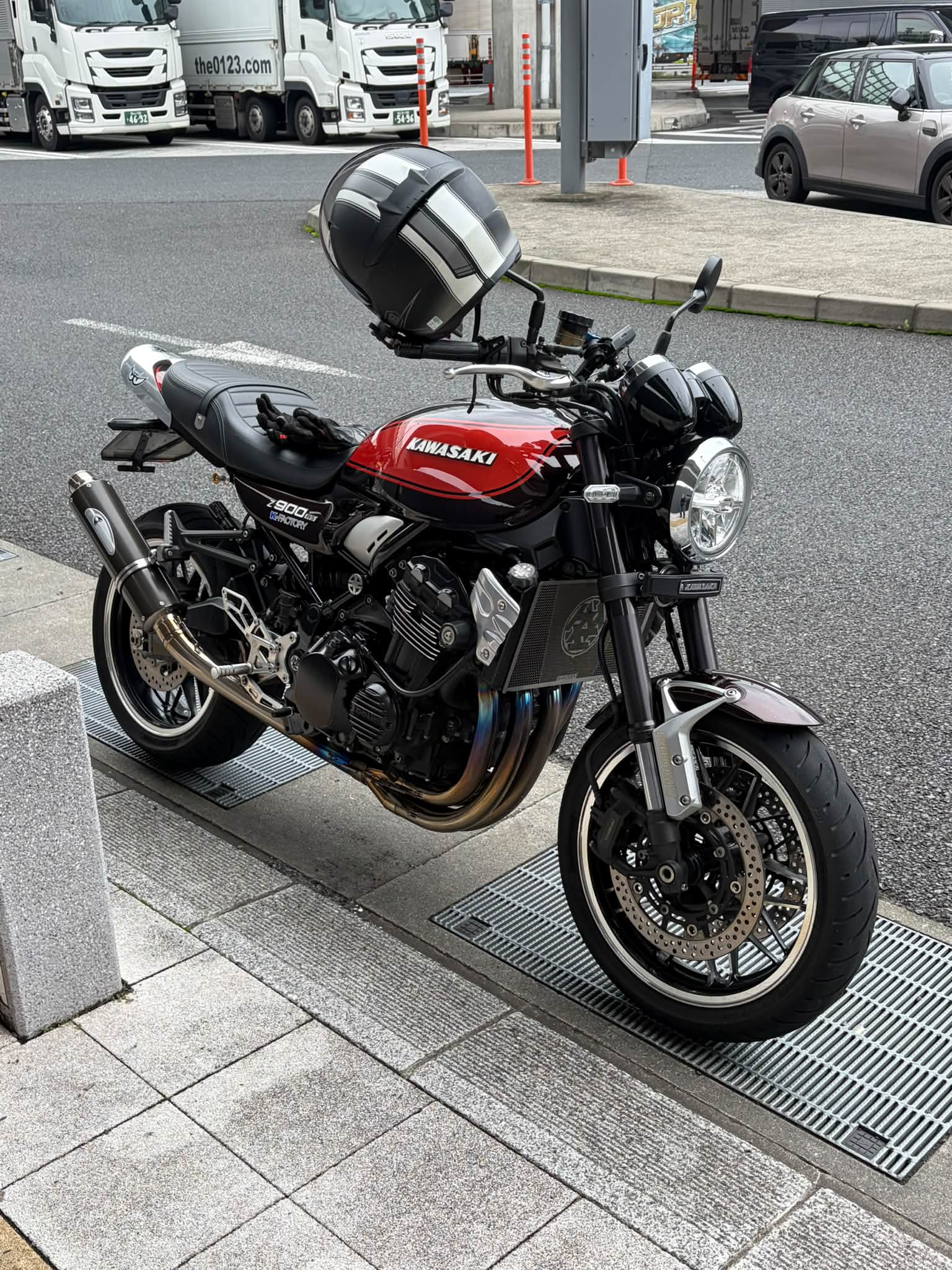 質問です。 先日、ウェビックにてアントライオンビレットミラー