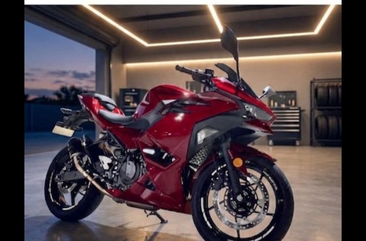 Inspired by Say Huat, here is my red Kawasaki Ninja 900.