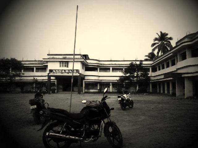 Kalalayam - First bench student knows how to answer every...