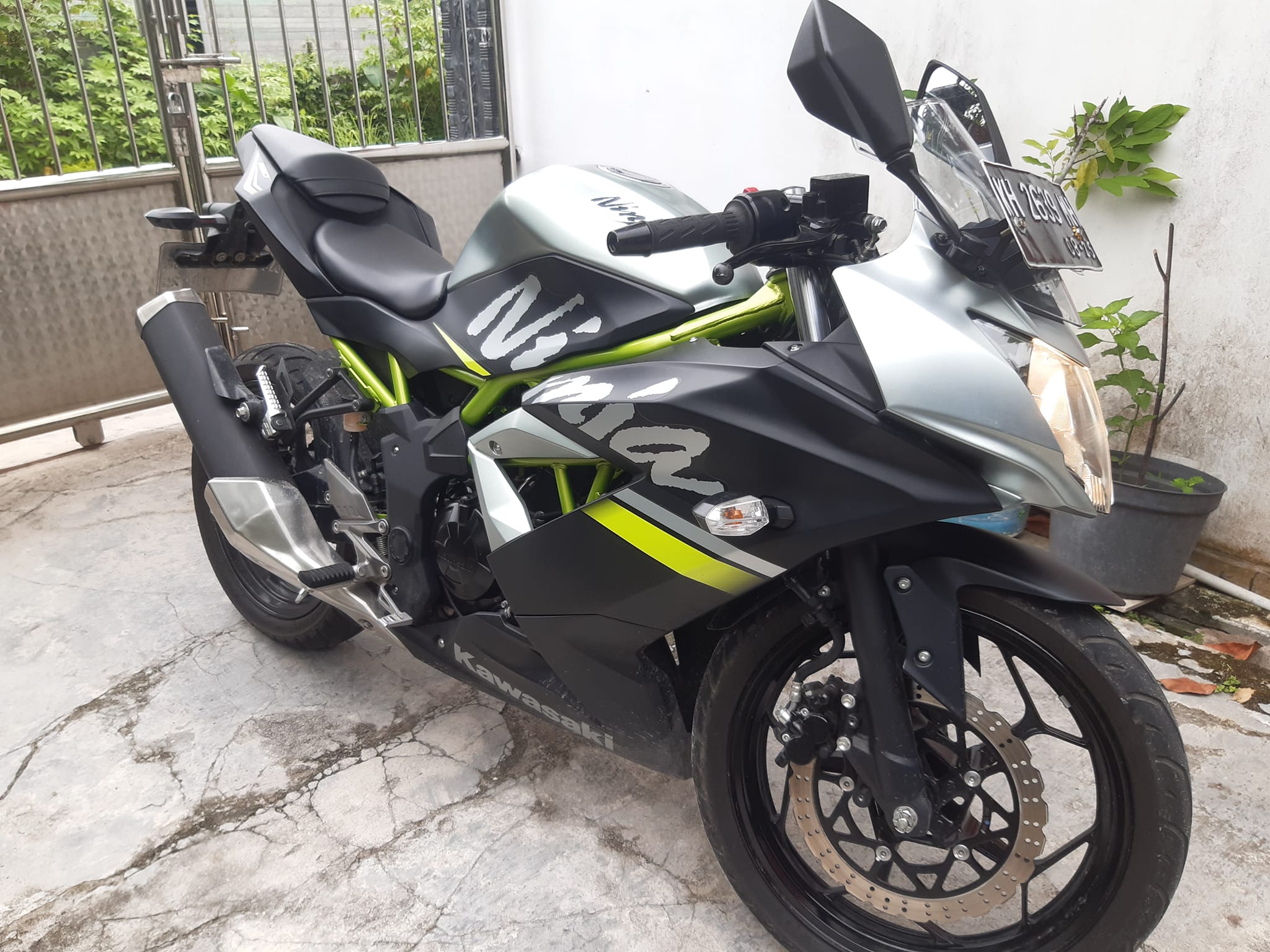 Ninja 250 SL single-cylinder motorcycle review