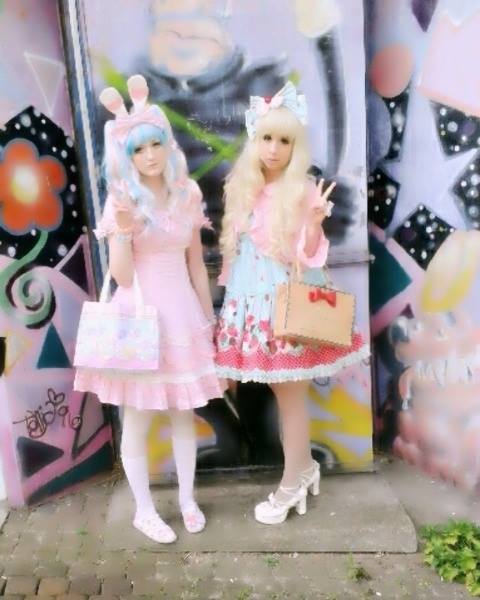 DecoRadieschen - Hey guys :) today we visited the chizuru. Hina and ...