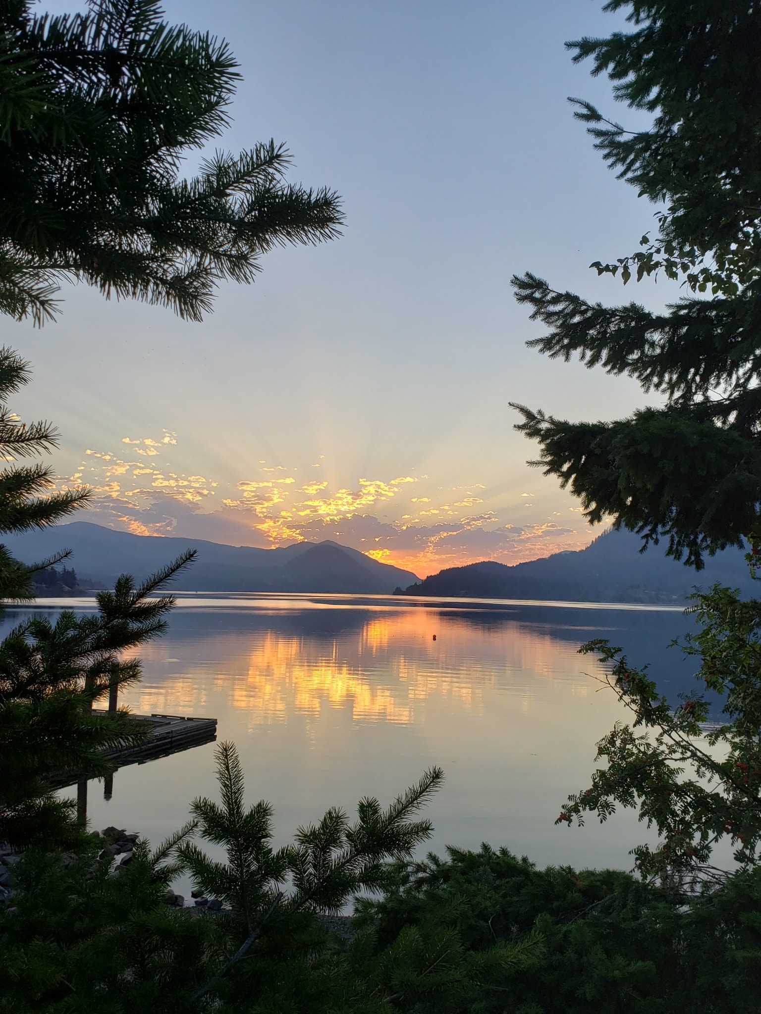 Tides West Neighbors & Columbia River Gorge Scenic Area | Long Beach WA