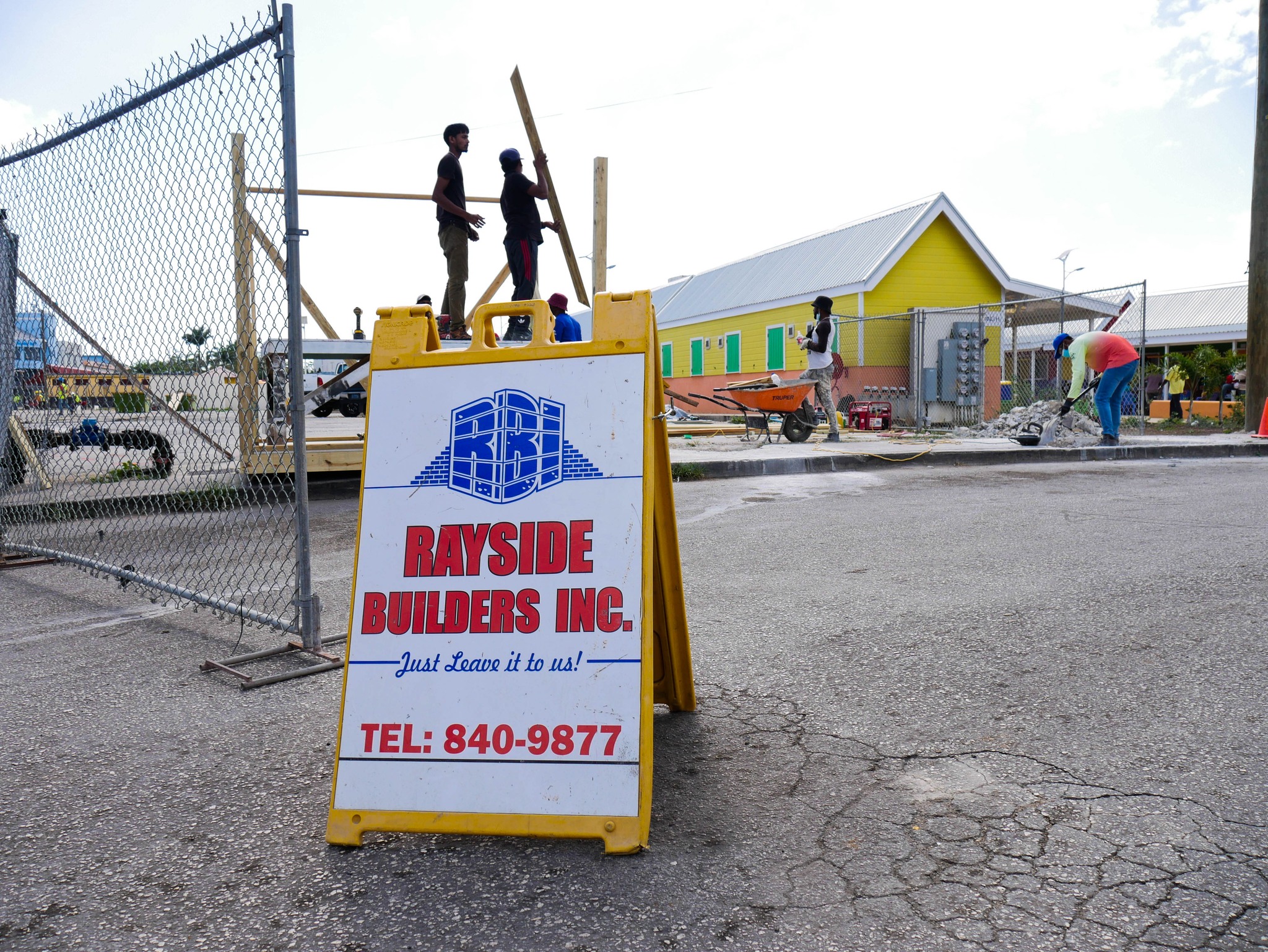 Rayside - The team at our project in the heart of the City! 🇧🇧 We can't ...
