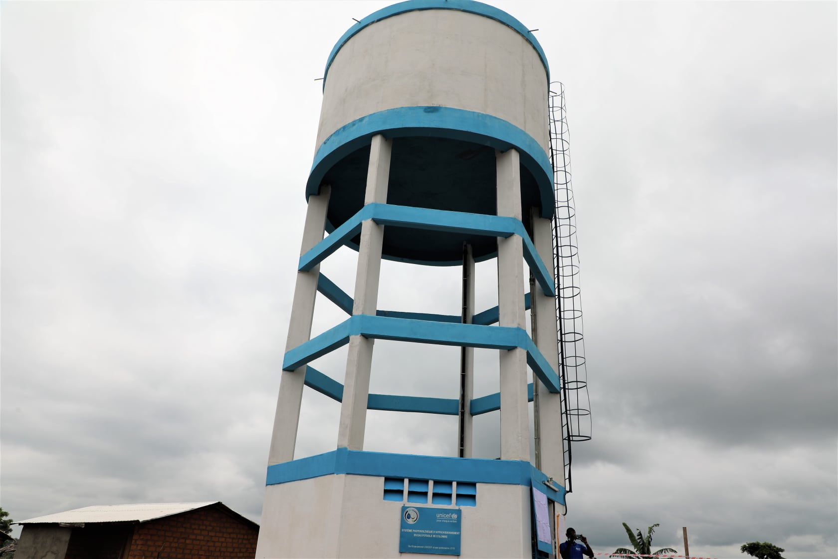 UNICEF Cameroon - Fini les problèmes d’eau à Colomine!💧💦... | Facebook