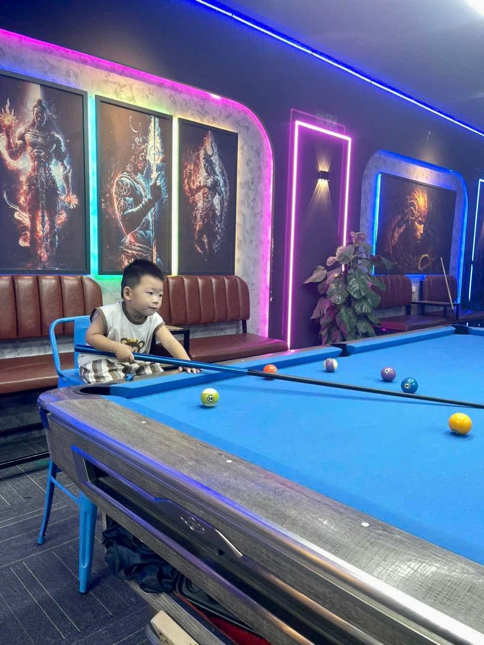 Aileex Billiard Club 18 | Hanoi