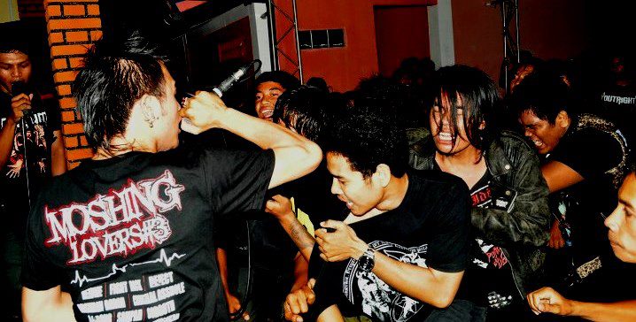 Moshing Lovers Bali
