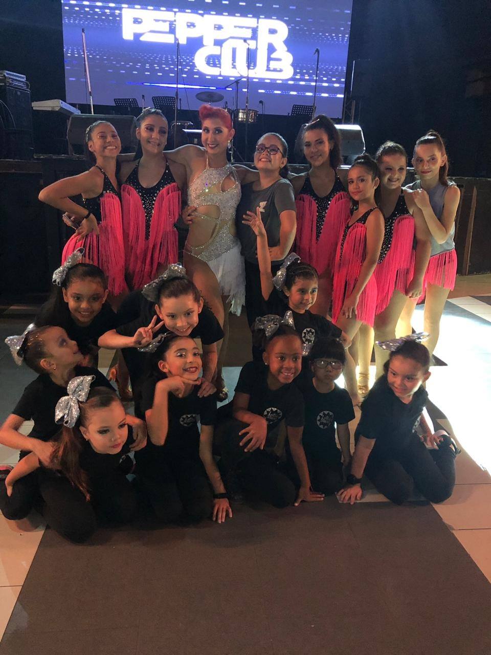 Nuestras Mini Divas y Divas Junior... - Latin Stars Academy | Facebook