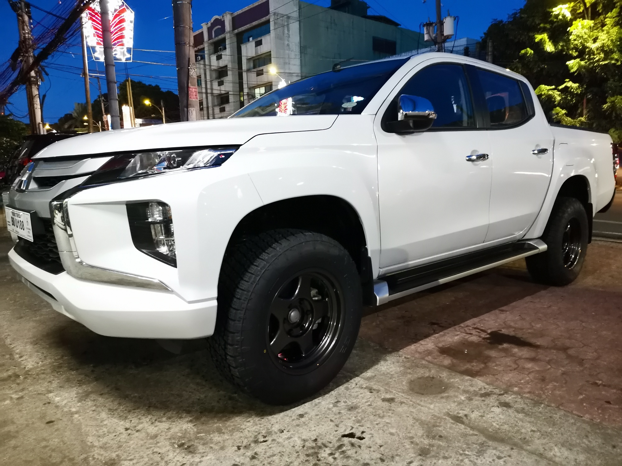 Auto Vibe - ⚠️Mitsubishi Strada on 17