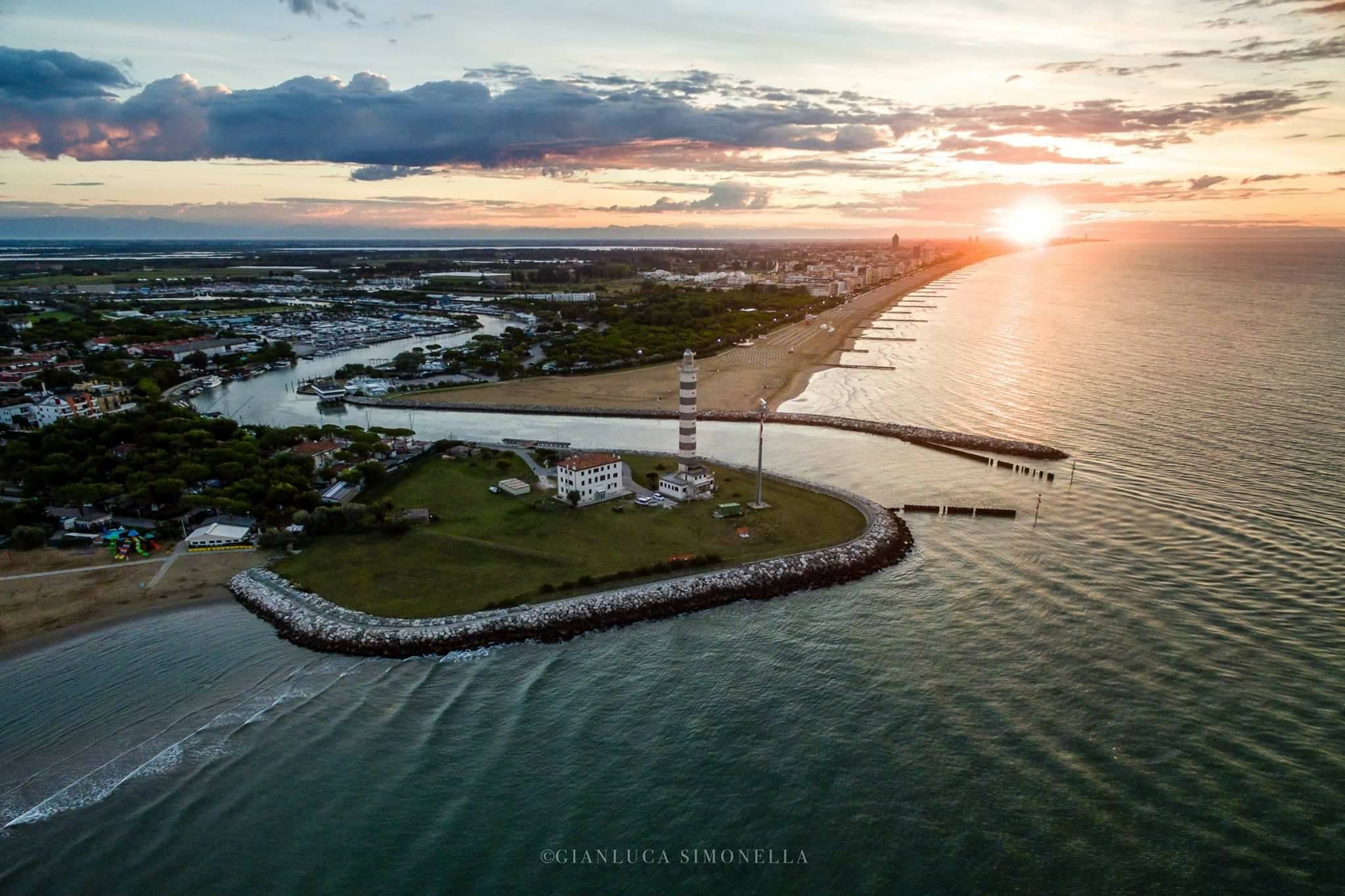 La playa punta ratón added a new... - La playa punta ratón