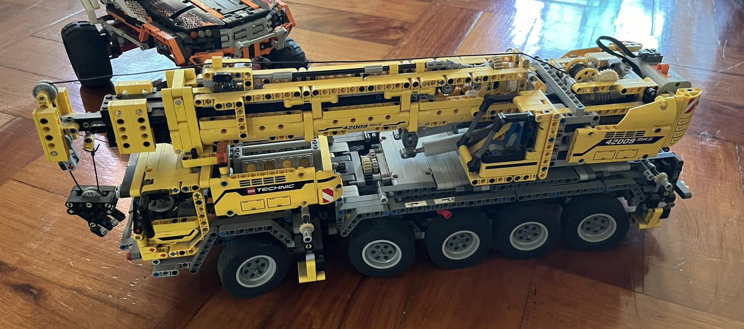 Featured: 42009 Mobile Crane Mk II Selling price: 13,300