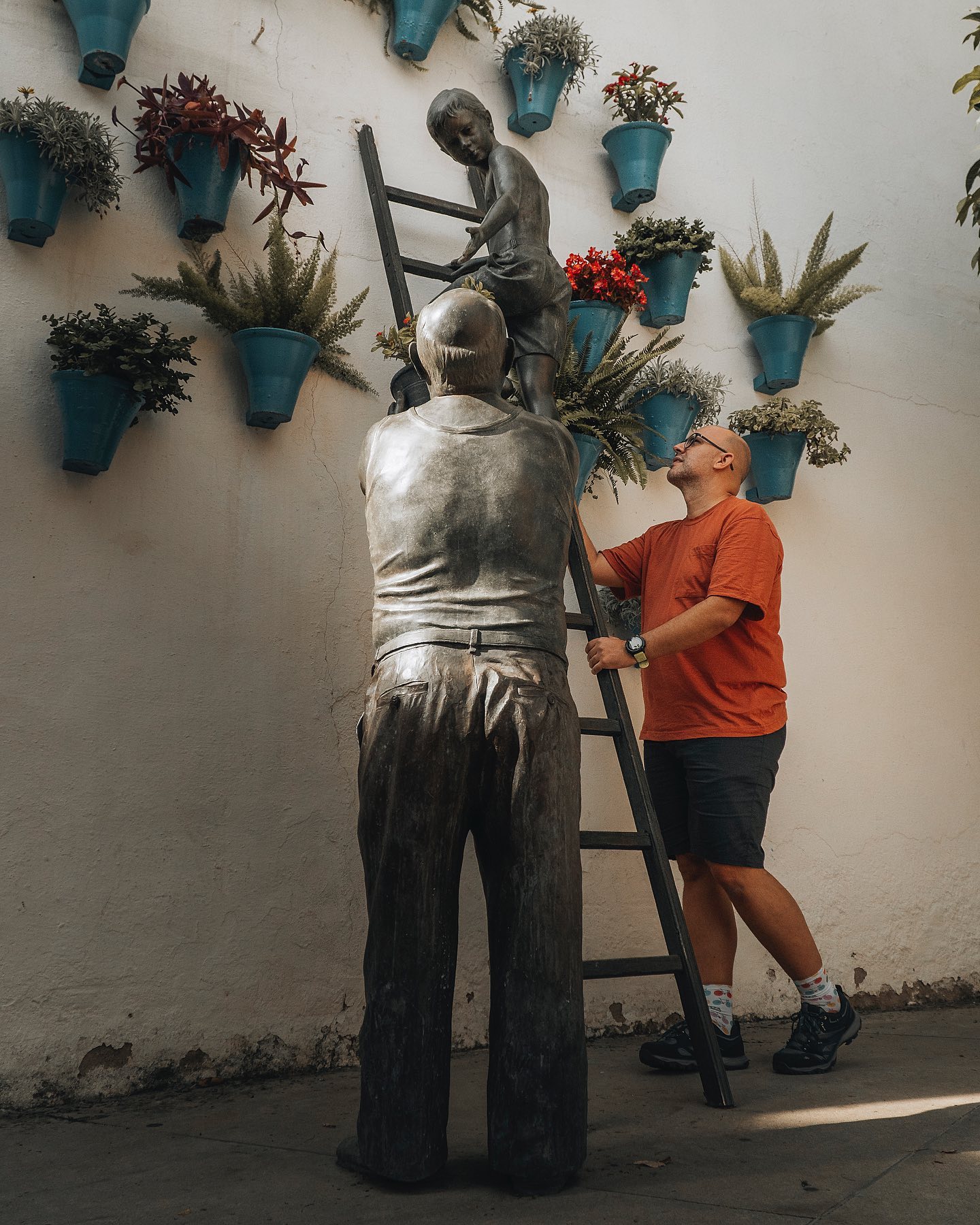 Los RoGerman - La escultura de El Abuelo y El Niño es un... | Facebook