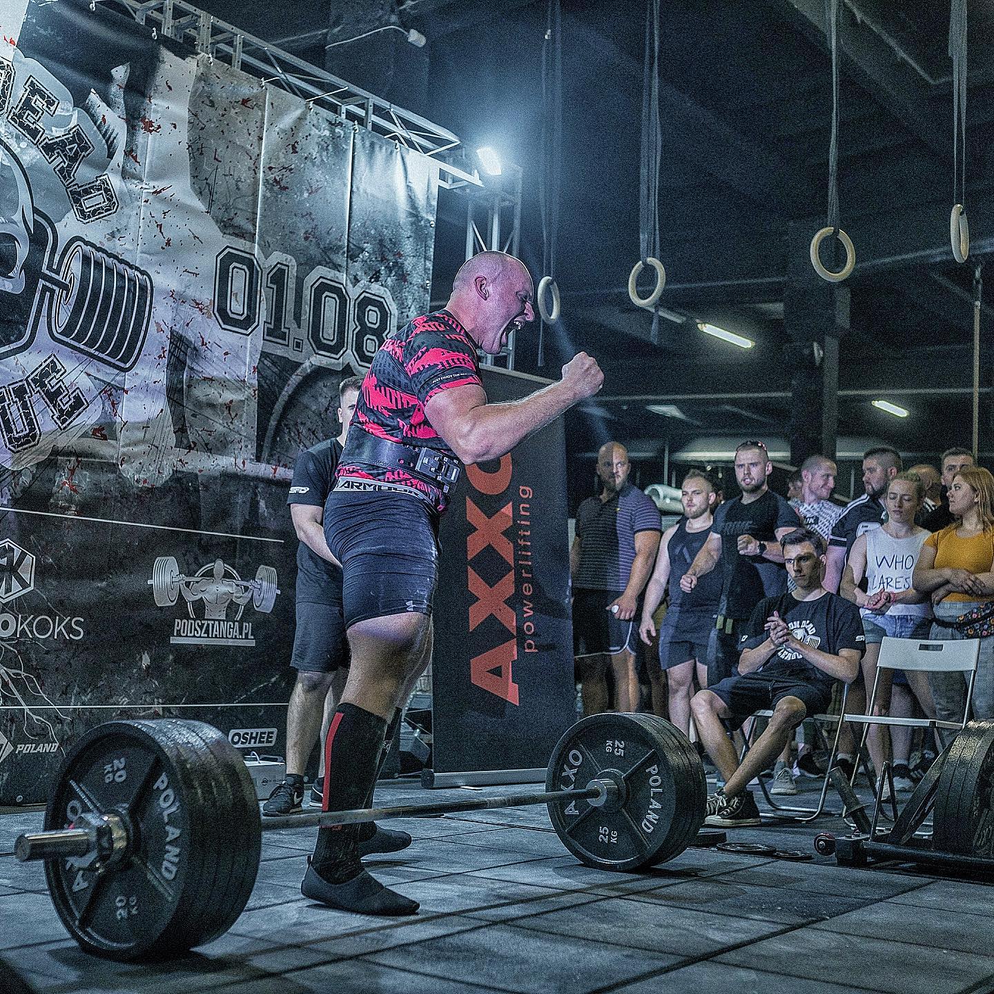 karolina-radgowska-powerlifter-pora-robi-wag-na-zawody-ale-to