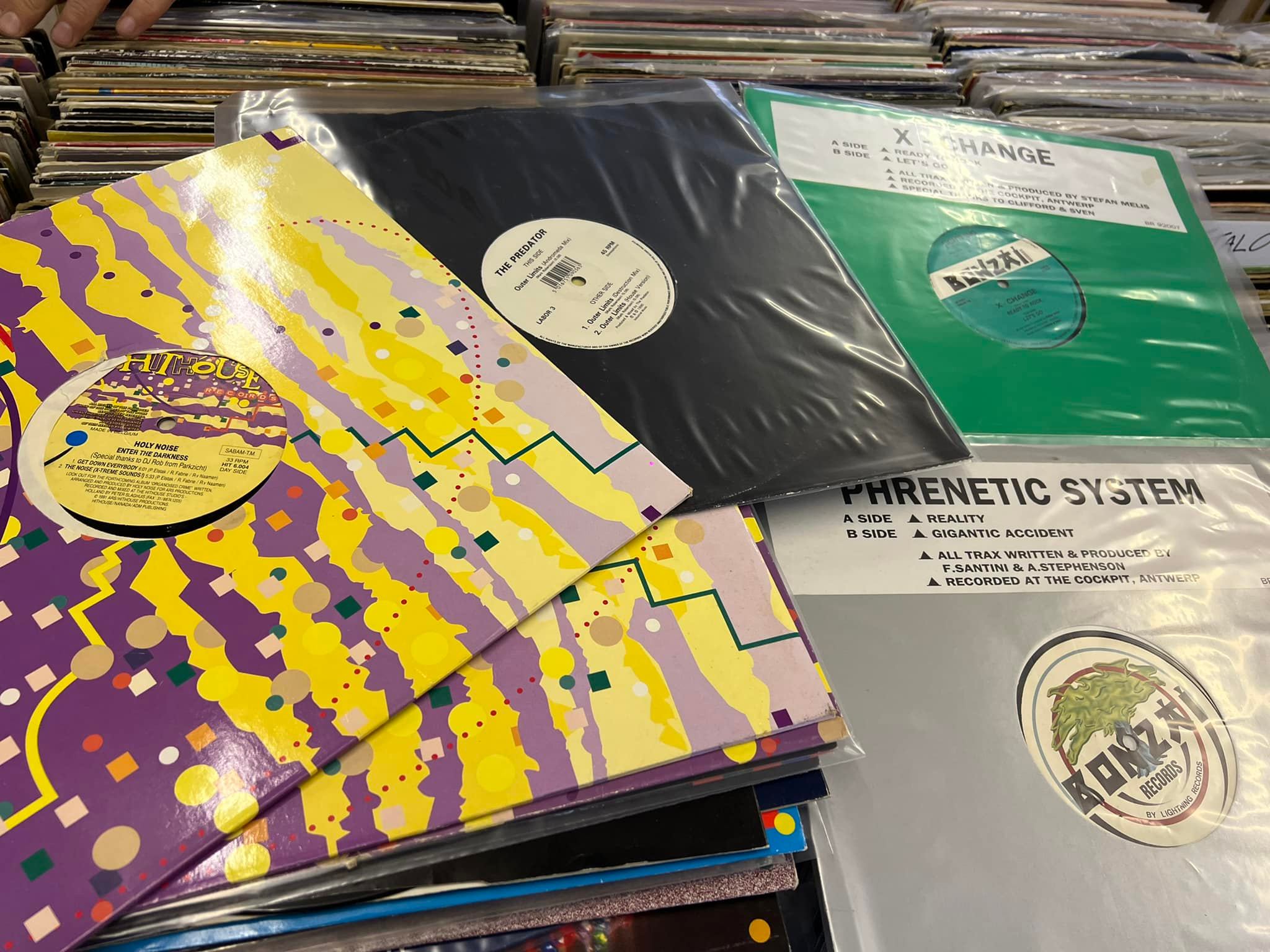 90s techno, hardcore, and drum & bass CDs