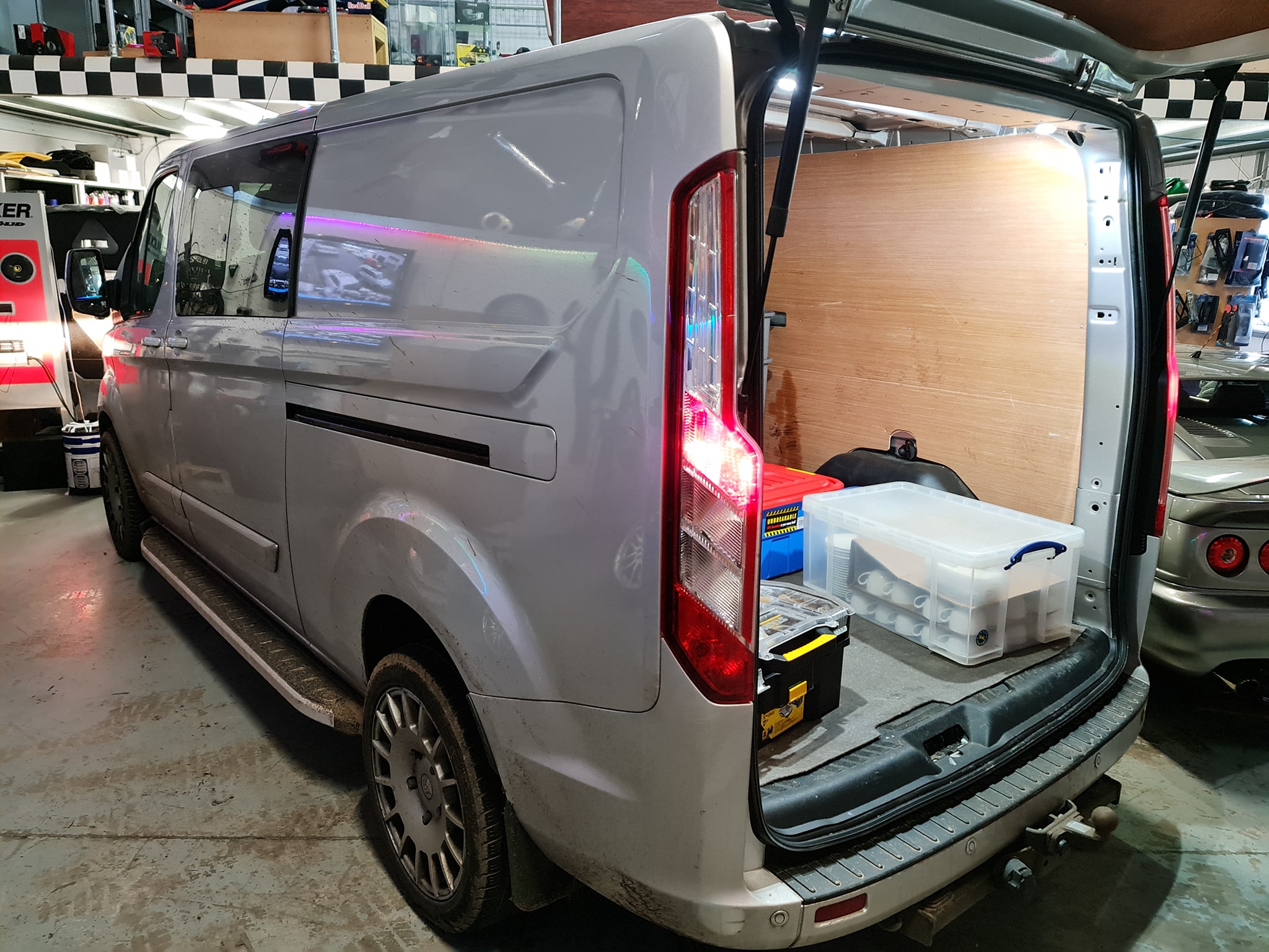ASC AUDIO - A new ford transit for front and rear external...