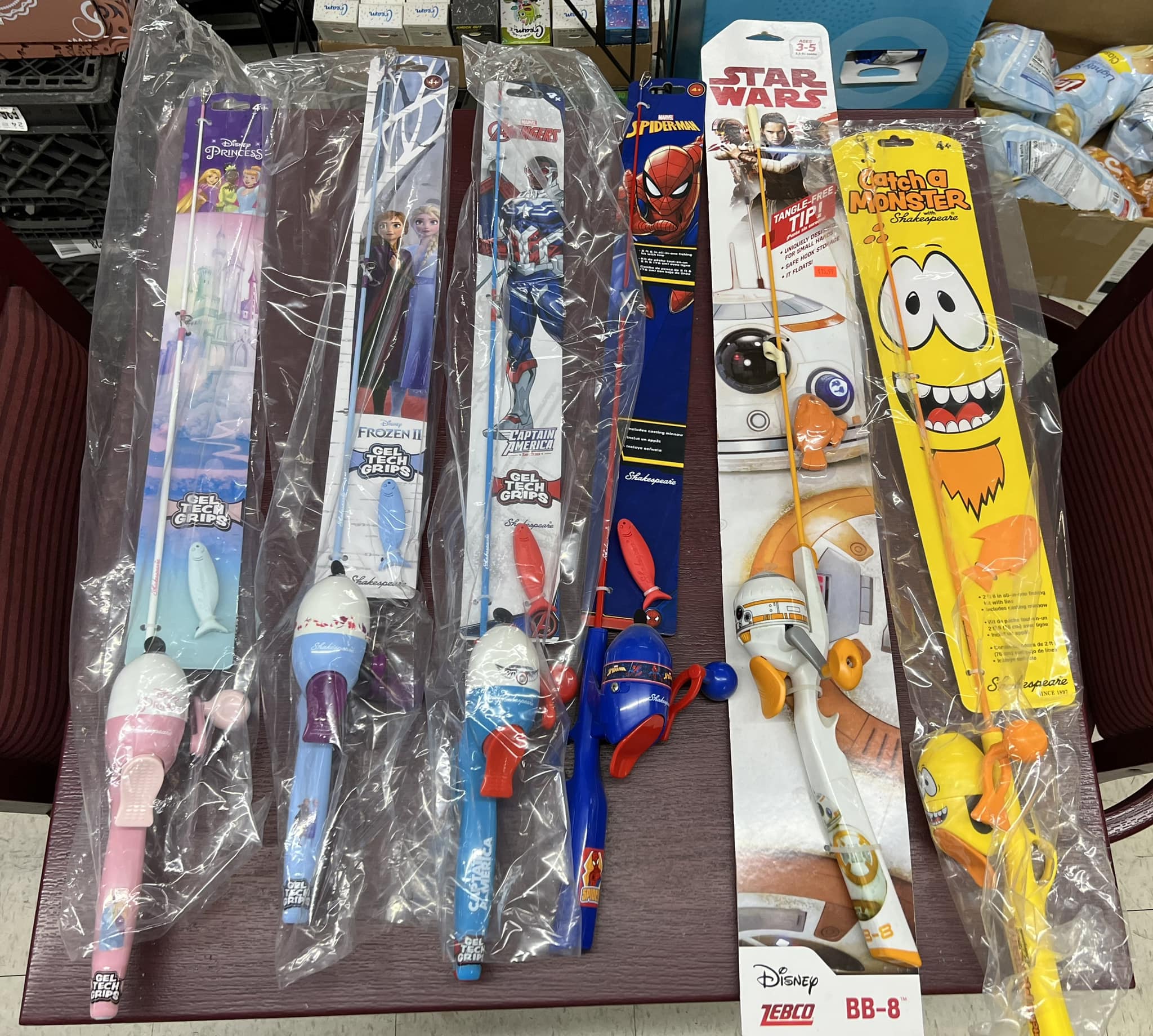 disney frozen fishing pole Kit Your little angler can use their power to get hooked on fishing with the Shakespeare Fishing Kit Combo Rod and Reel Pure Fishing / Shakespeare Disney