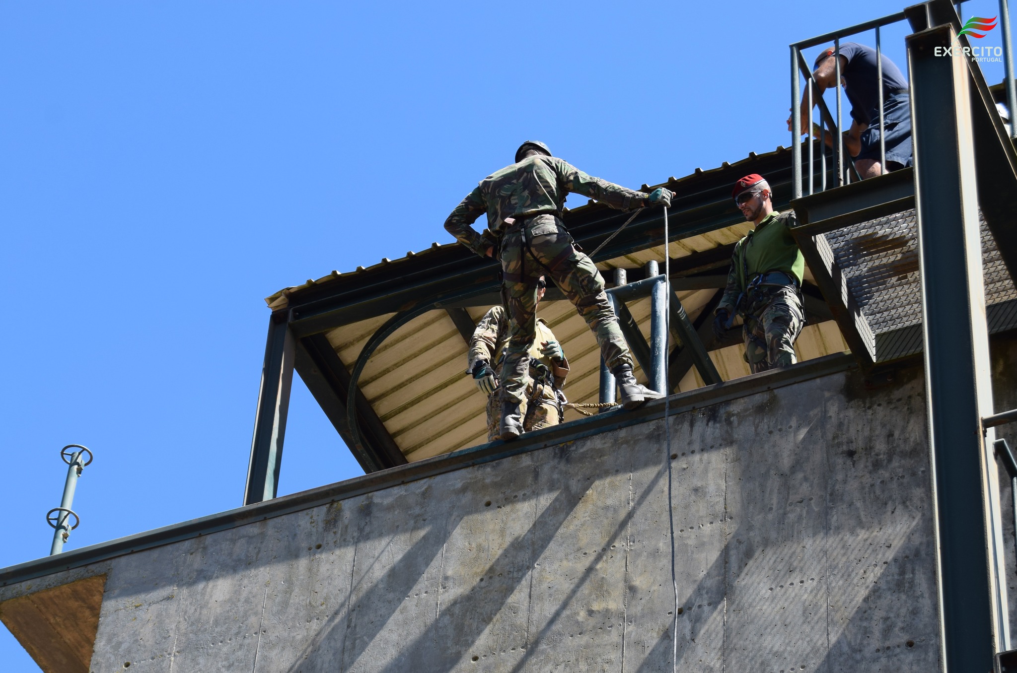 Regimento de Comandos apoiou o... - Exército Português