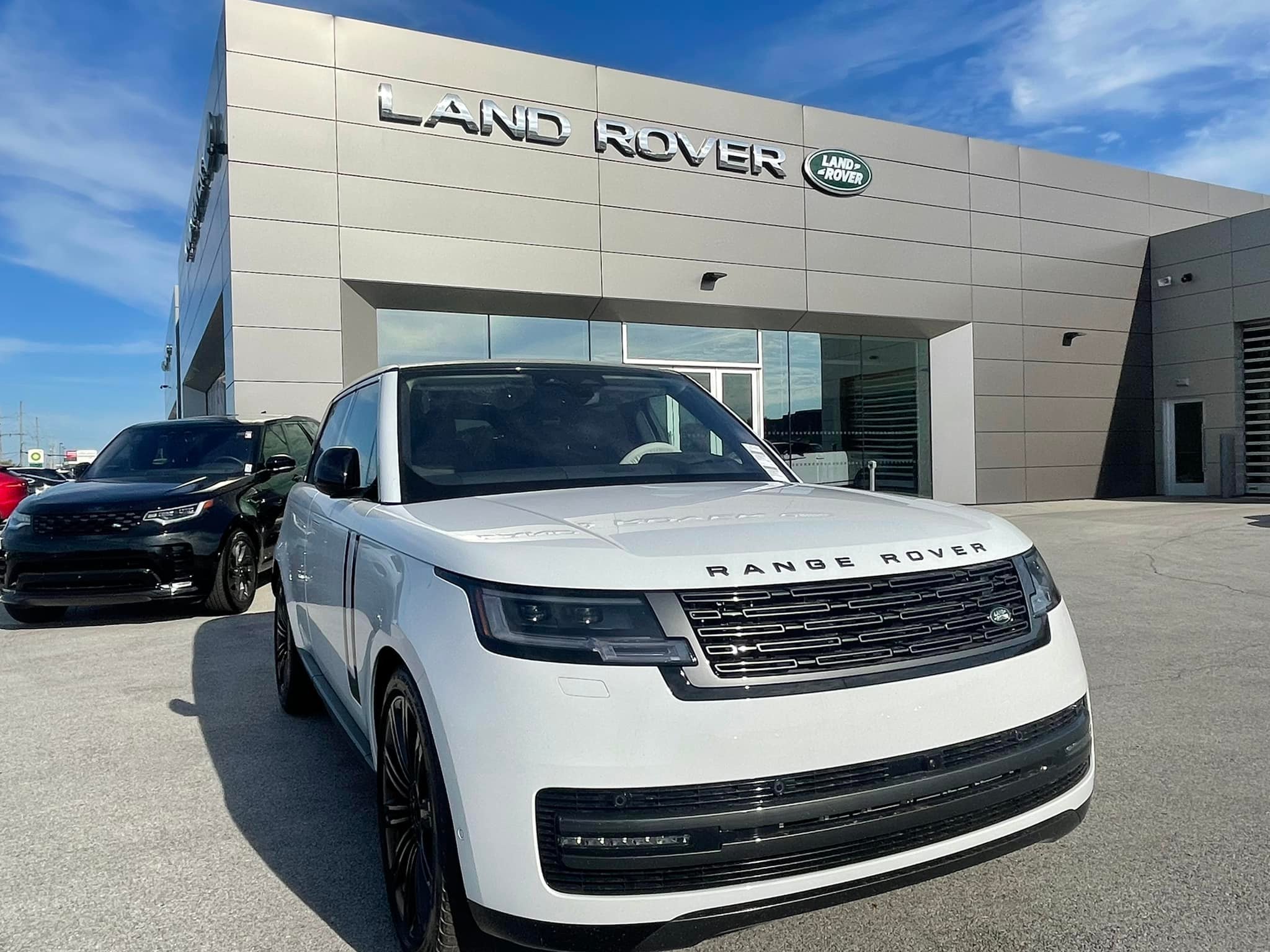 🥳 Fresh Arrival 🥳 2022 Range Rover SE... - Just Call Jordan | Facebook