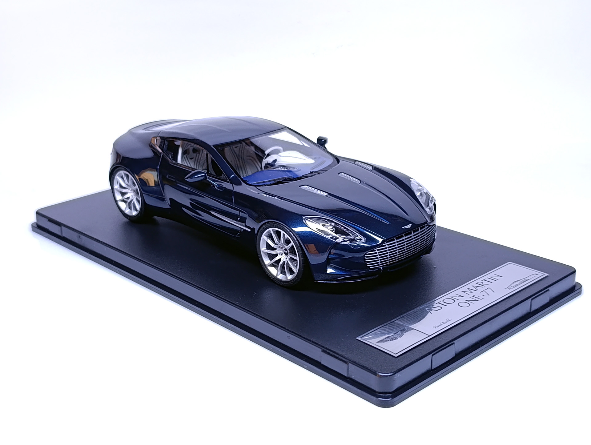 Autoart Aston Martin One-77 1:18 scale model review