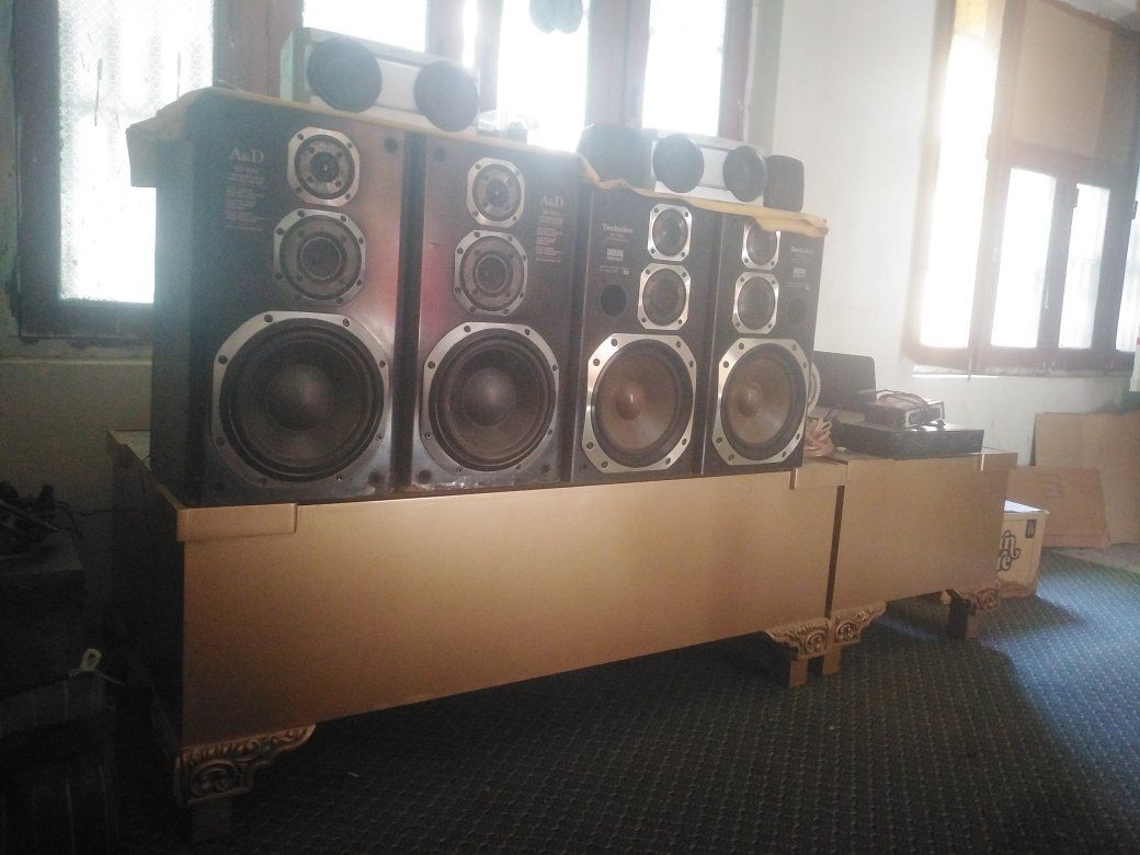 RESERVED KENWOOD ROXY DG3 speaker very powerful bass. speakers are
