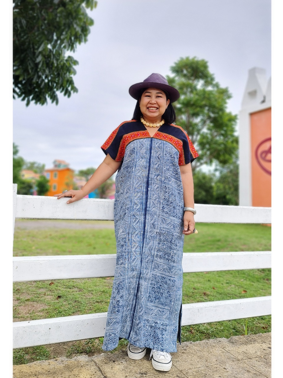 เดรสยาวผ้าใยกัญชงทอมือ เขียนเทียน ลายโบราณ แต่งผ้าปักมือ ผ้า เด้ง ใส่ ...