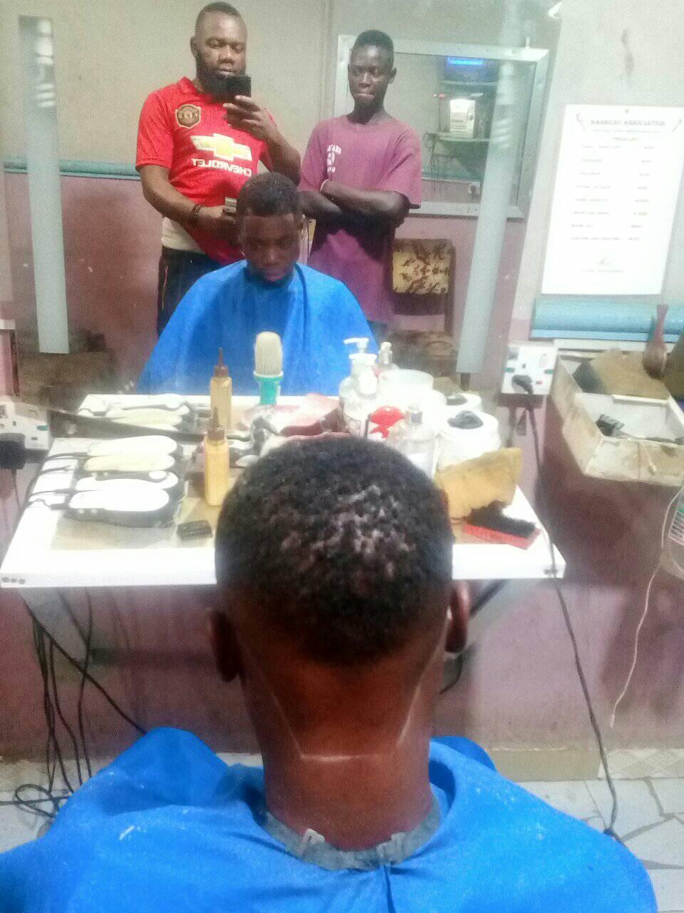 Golden Global Barbing salon