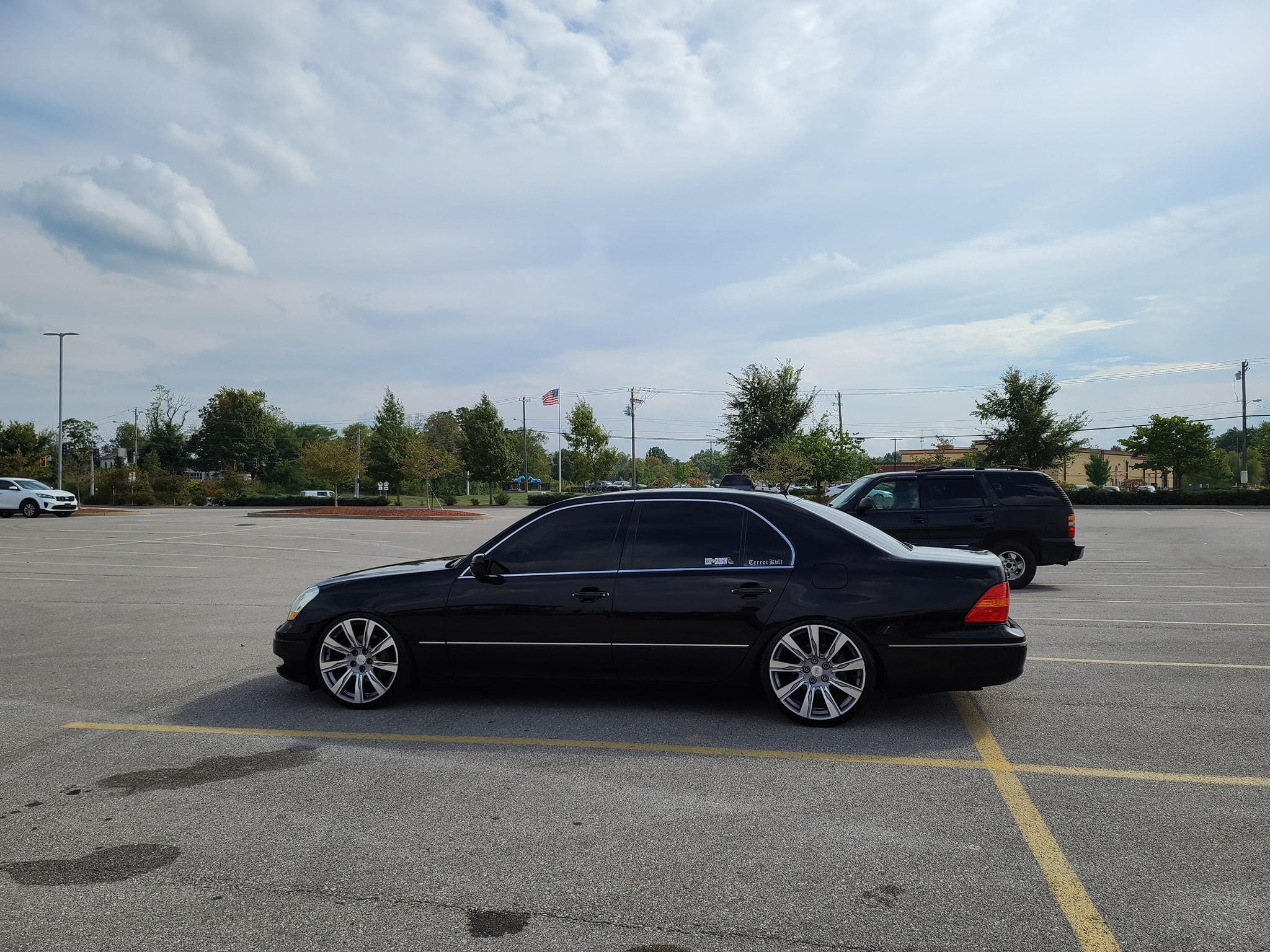 Lexus ls430 sitting on 20” @pinnaclewheels P106 Stellar 