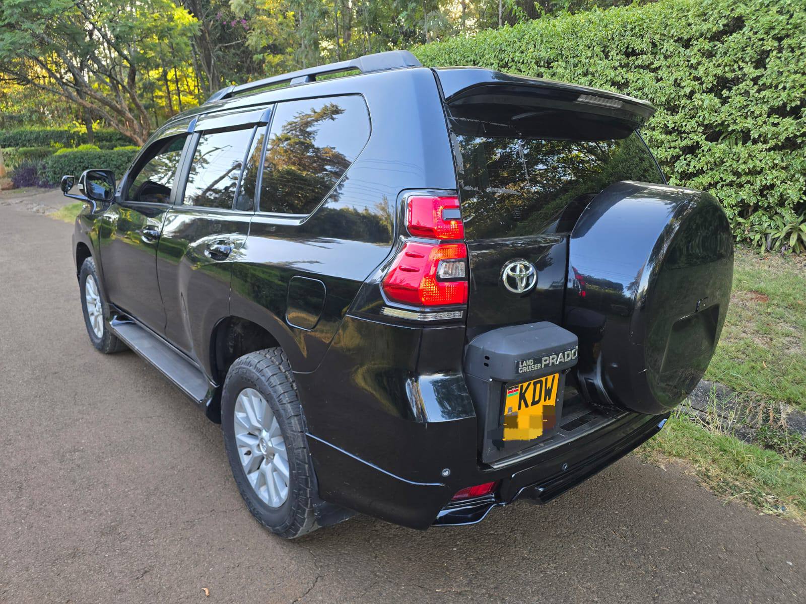 0723973941 *TOYOTA LANDCRUISER ZX 200 series V8* 4600cc 2014 model