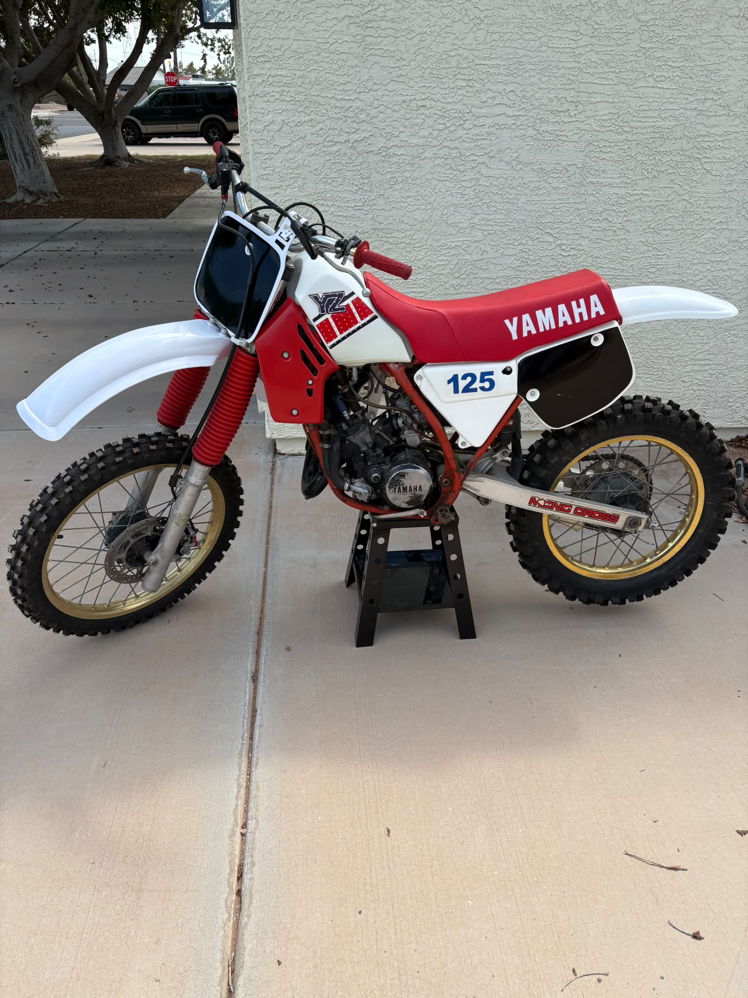 What fender fits Yamaha AT1 for custom look?