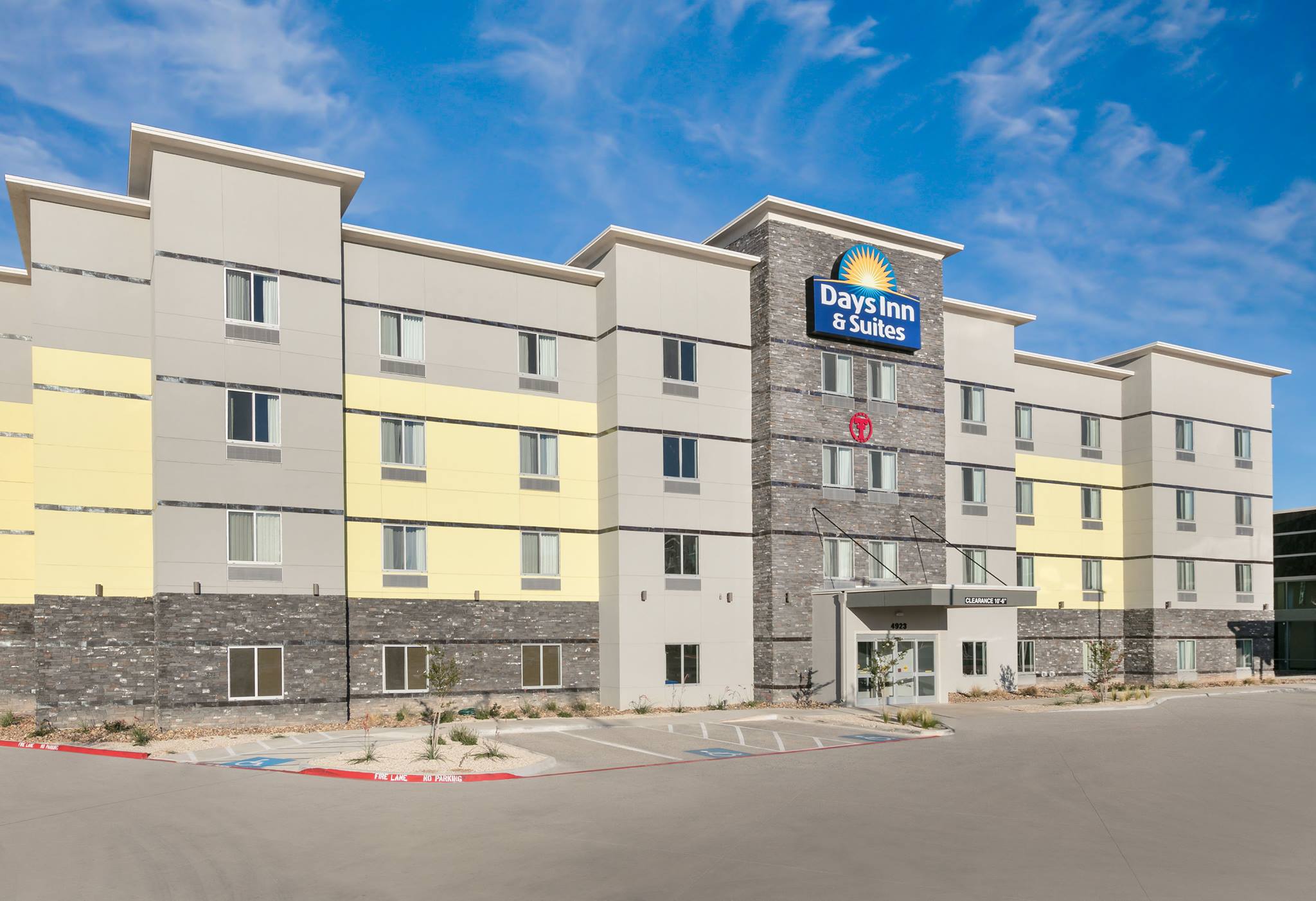 Days Inn & Suites Lubbock Medical Center | Lubbock TX