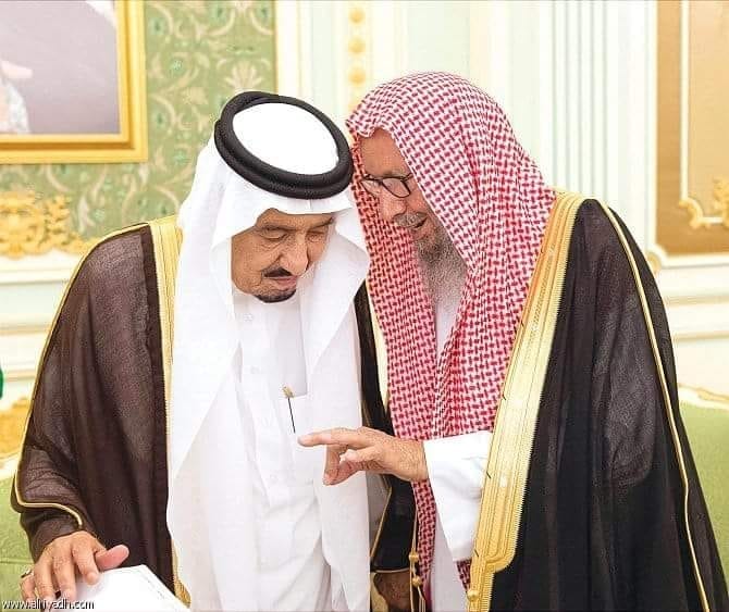 الدعوة الى الله قال الشيخ صالح اللحيدان أبقاه الله والله إن لي في مجلس القضاء وهيئة كبار العلماء أكثر من ثلاثين سنة والله ما أم رنا في يوم أن نفتي