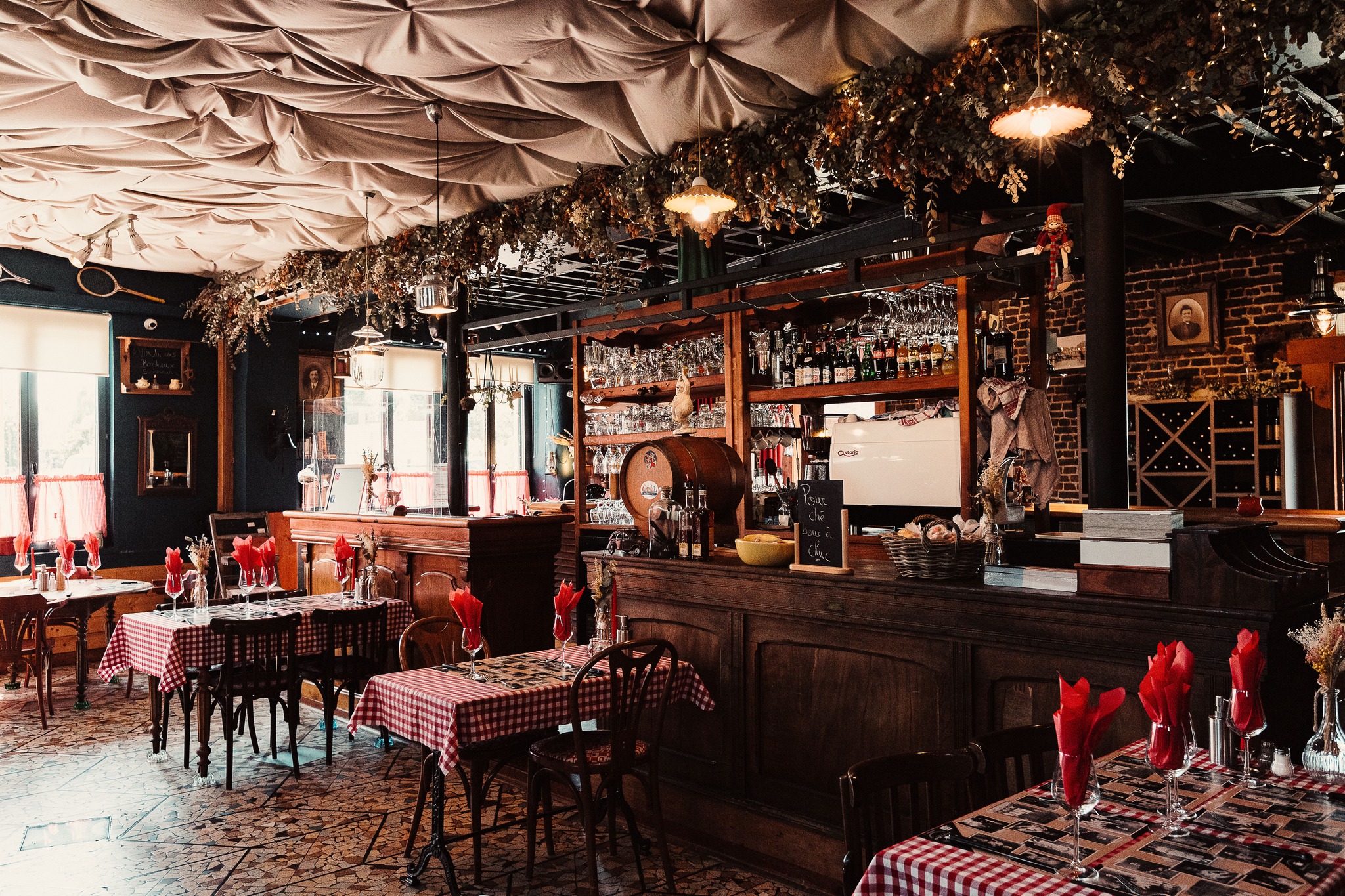 bar-de-l-curie-bar-de-l-curie-added-a-new-photo