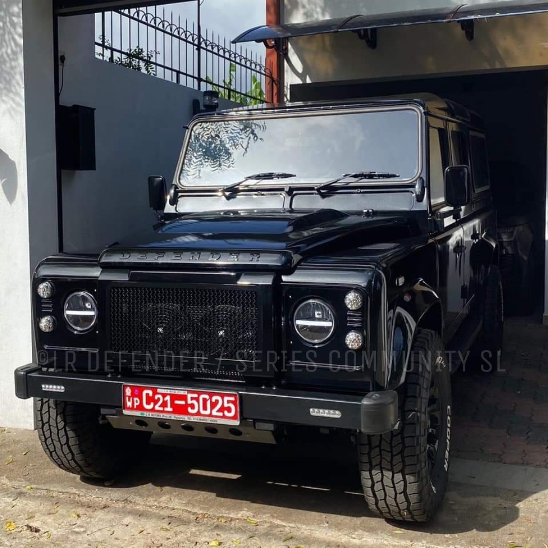 Black... - Land Rover Defender / Series Community - Sri Lanka