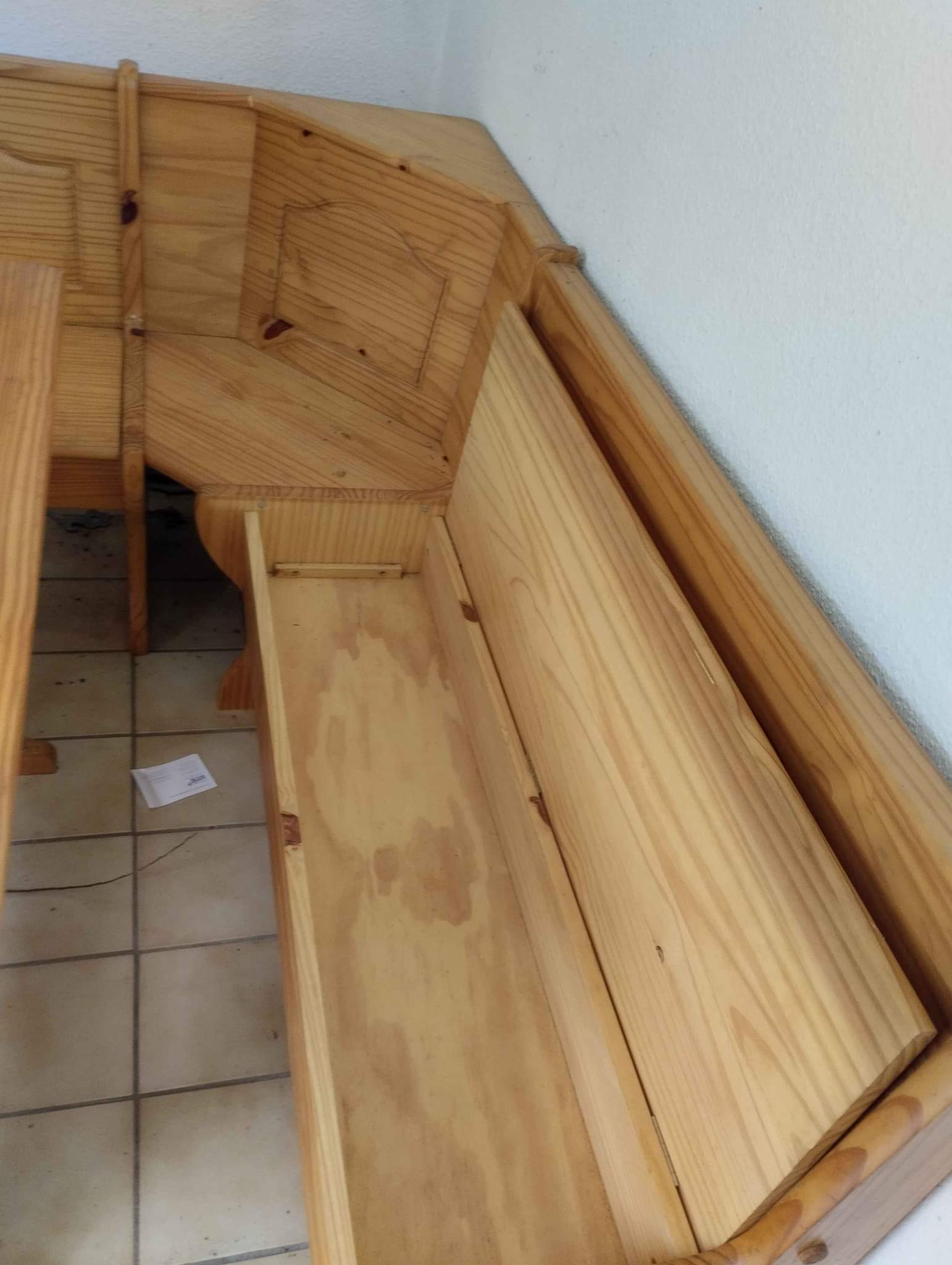 Eckbank zu verschenken - Dining Tables - เครเฟลด์ | Facebook Marketplace