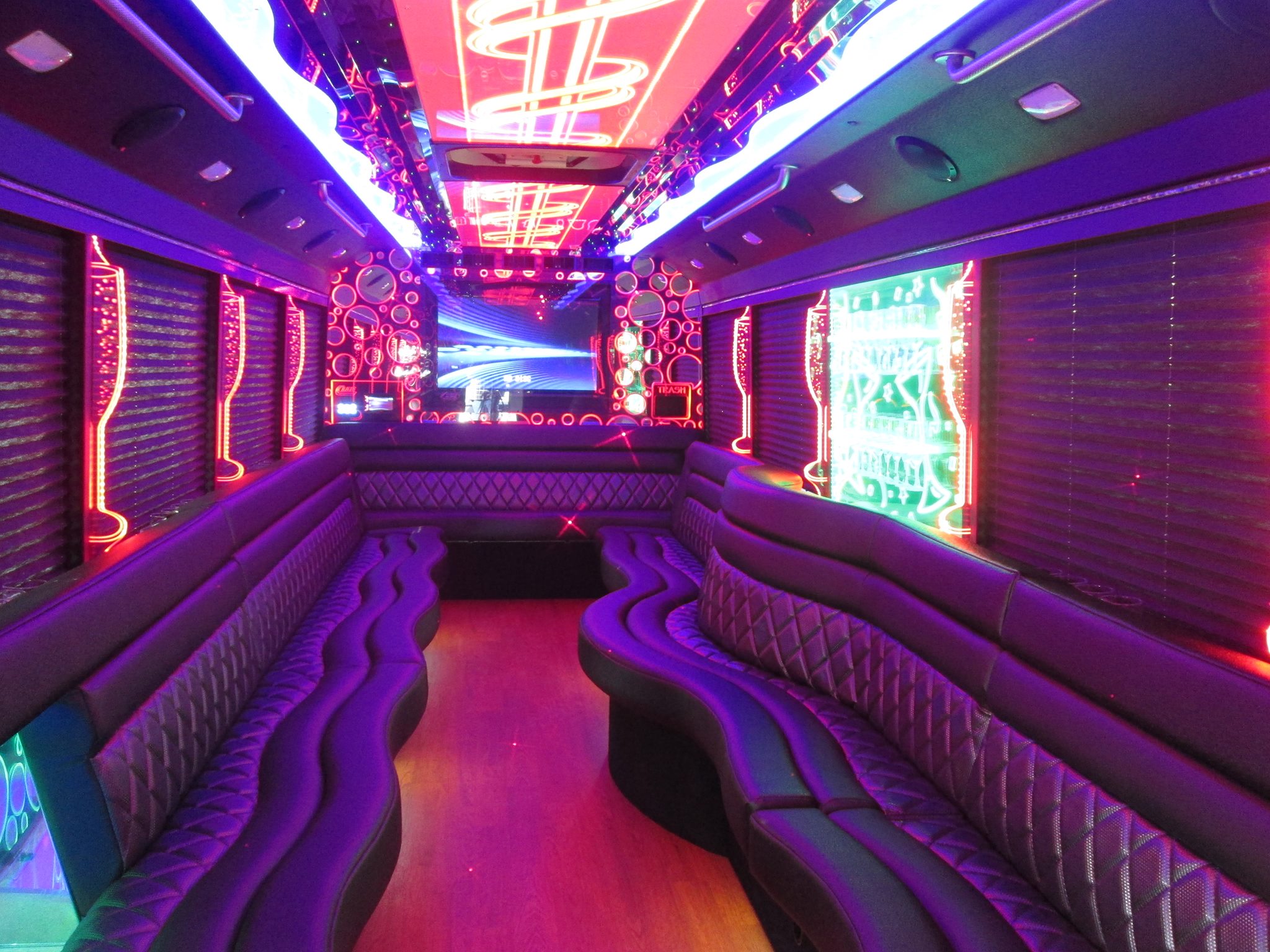 a-perfect-touch-limo-and-party-bus