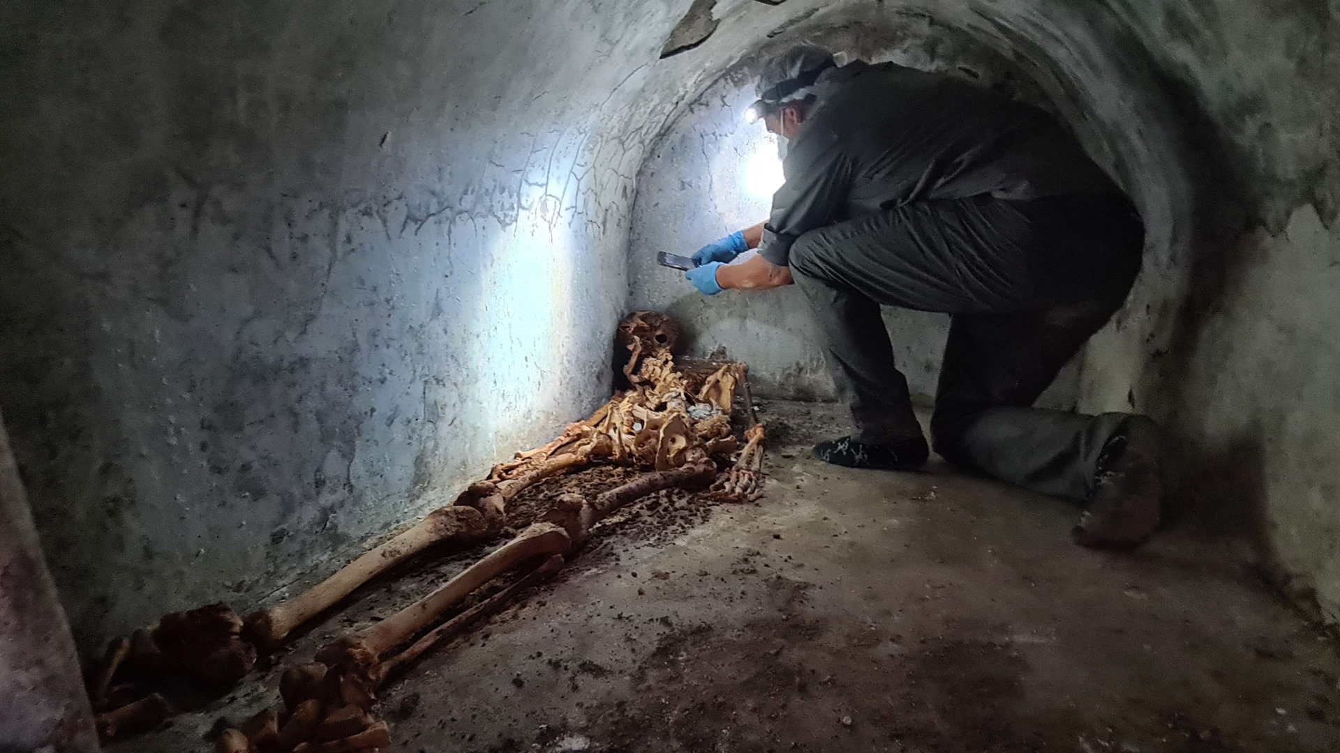 A unique tomb was found in Pompeii, Italy, with a half-mummified 