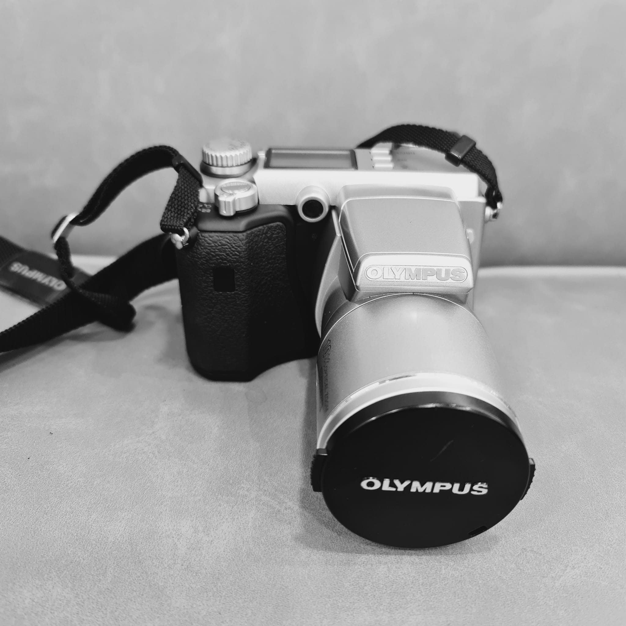 Olympus Camedia C-2100 Ultra Zoom camera features and user experiences