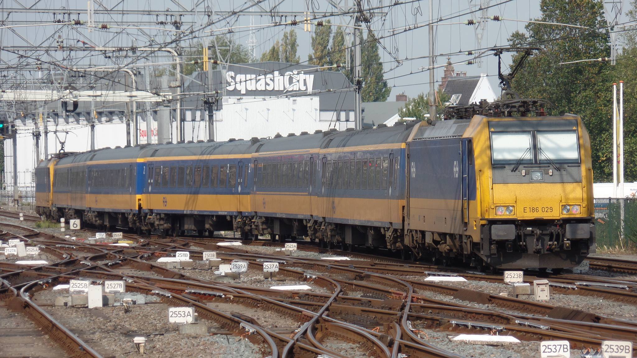 Kereta Api Dunia - Railway World