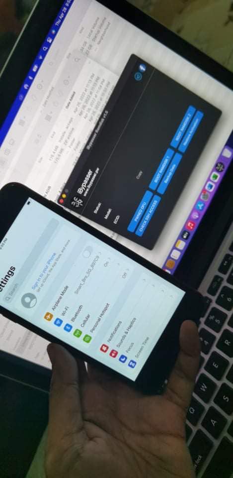iPhone XR 64gb iOS 15.5 passcode bahan bypass mahar 950