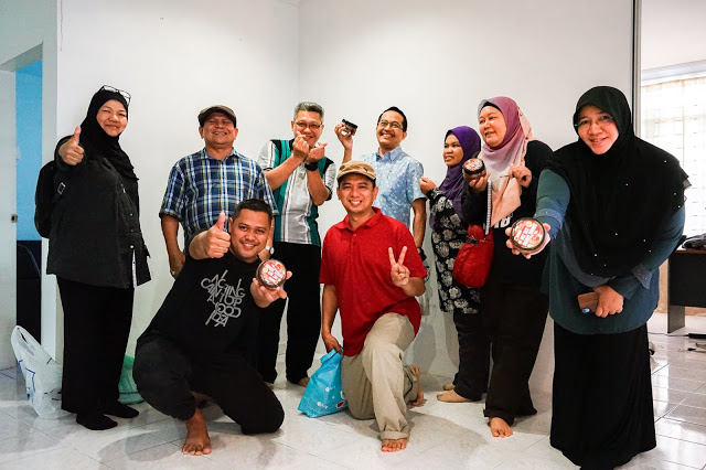 Haneez Food Industries - Proses menekan harini Semuanya bg memenuhi ...