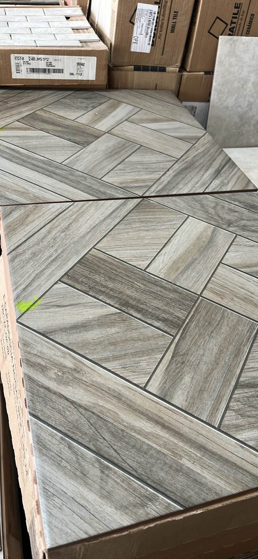 PISO TIPO MADERA COLOR NOGAL 47x47, CALIDAD COMERCIAL $188 el m2 - Area ...
