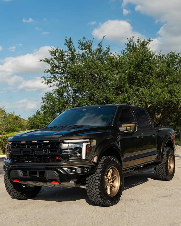 Akrah SuperCars - The 2024 Ford F-150 Raptor R 😍🔥😍...