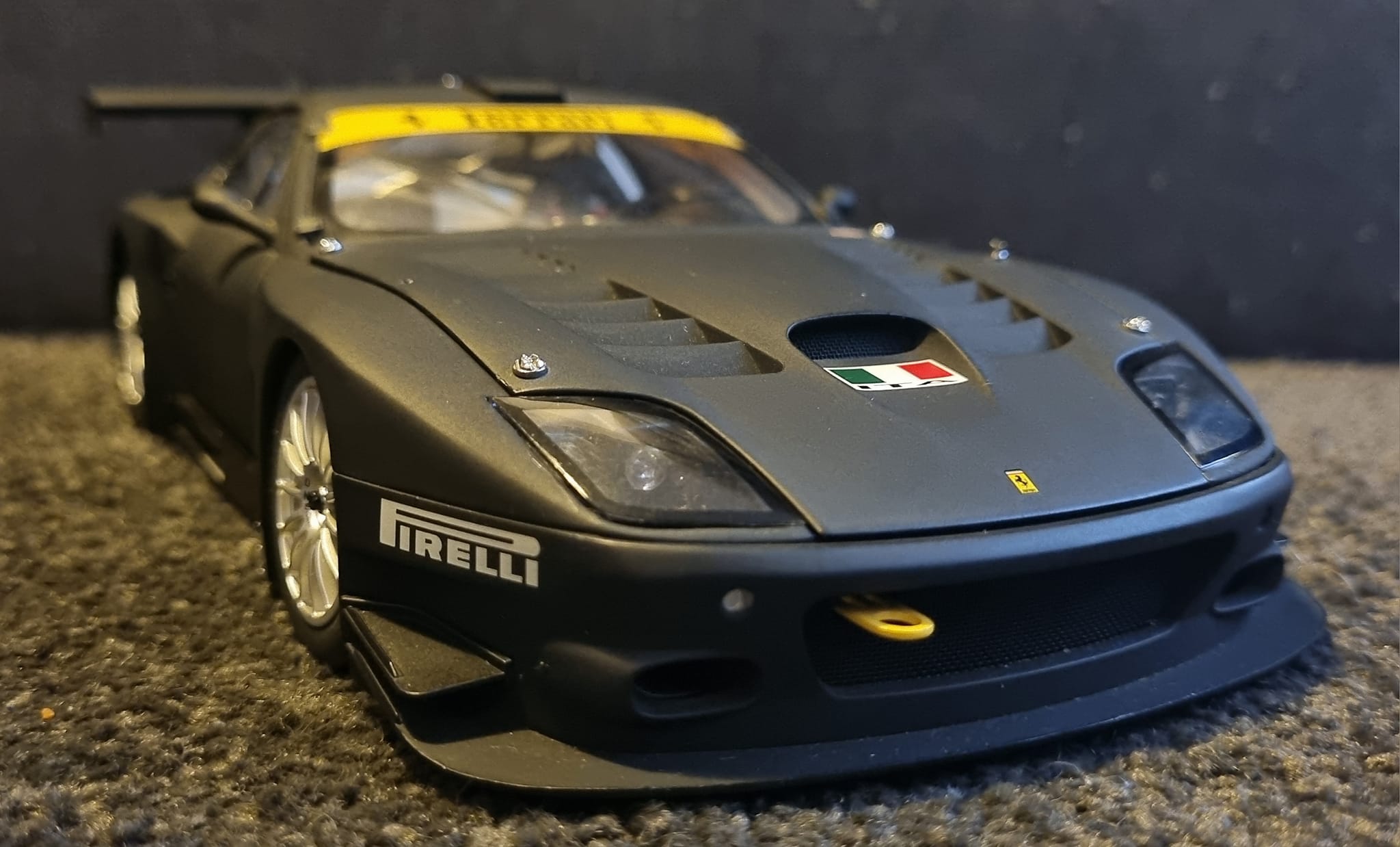 Kyosho 1:18 Ferrari 575 GTC EVO 2005***