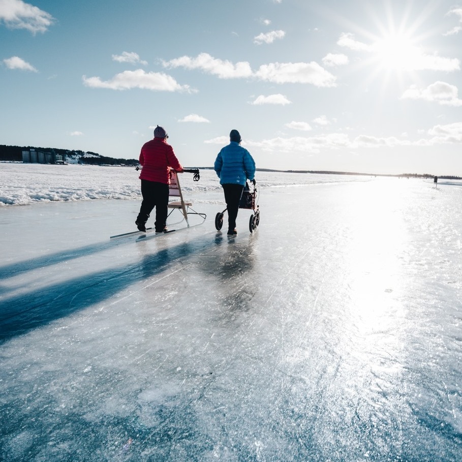 Luleå... - Luleås isbana för rekreation och långfärdsskridskor