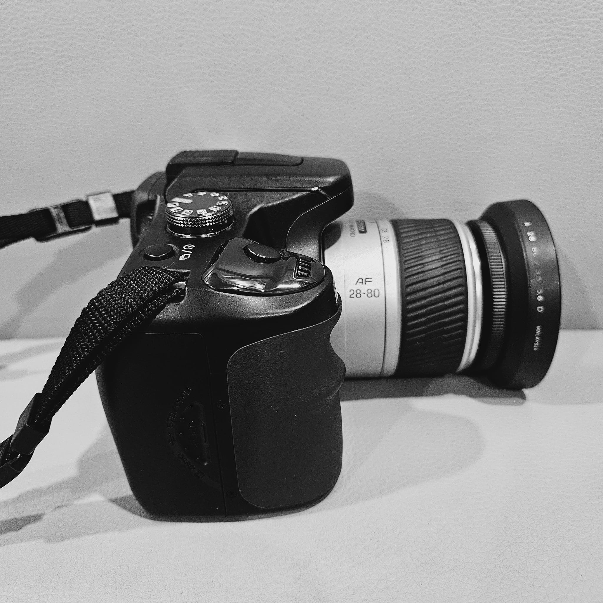 SIGMA 18-200mm F3.5-6.3 DC　キヤノンEF用 Bring your adventures to life with the Songdian DC311. It's time