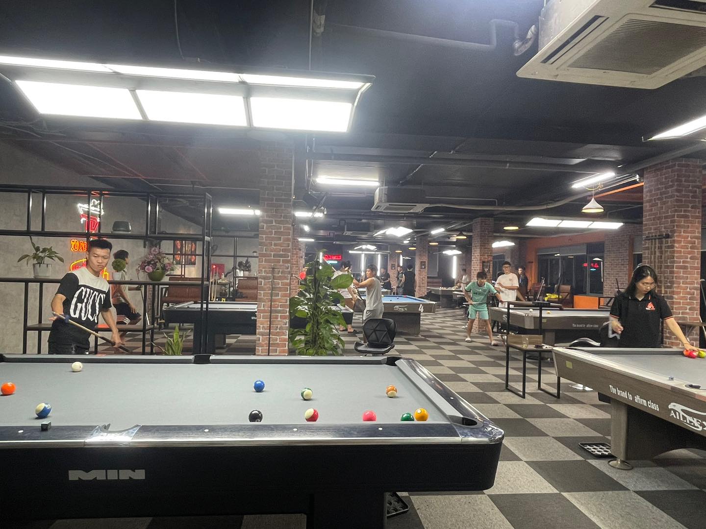TD Pool Billiards Club | Hanoi