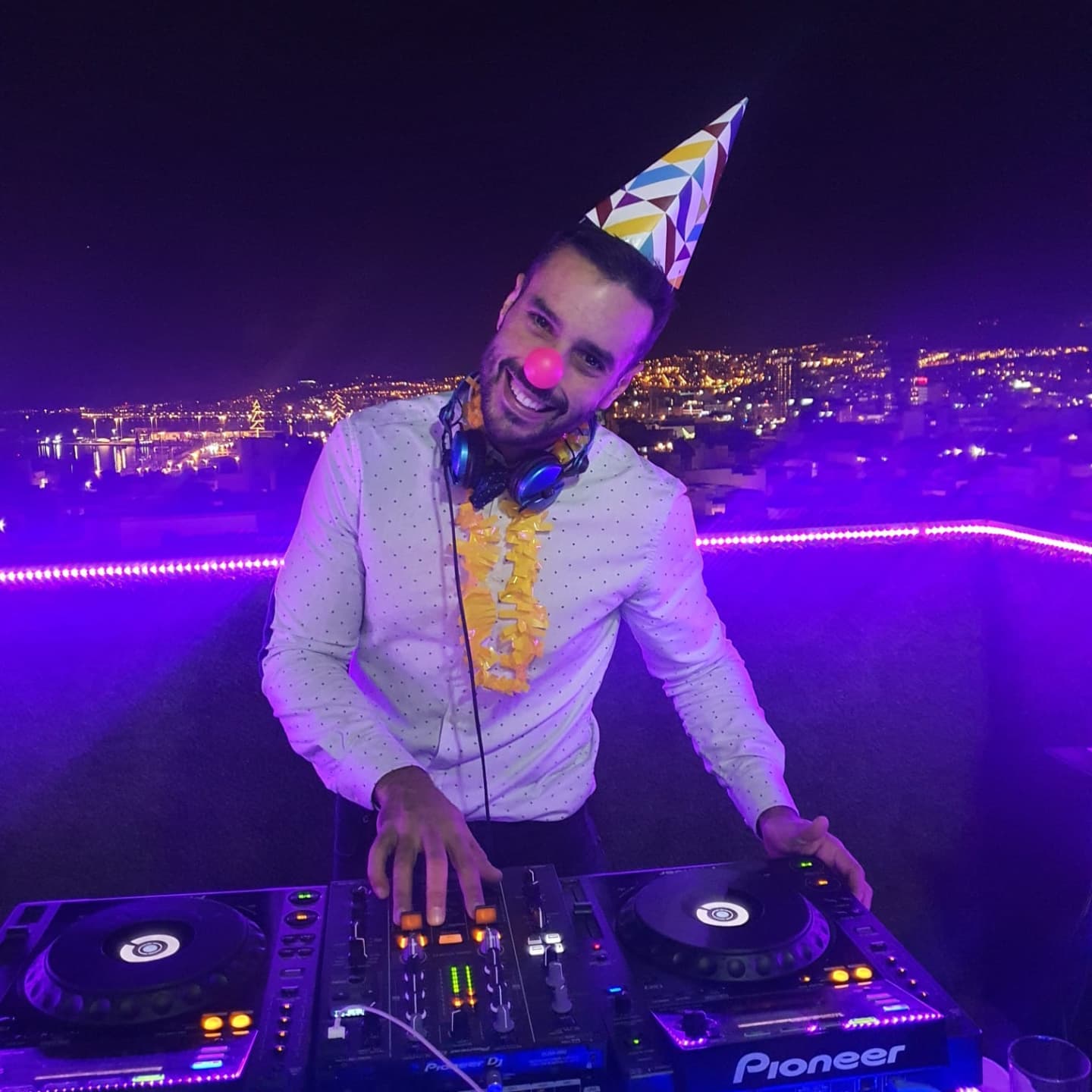 Dj Nichel B - Feliz año nuevo, que este 2022 nos de momentos increíbles ...