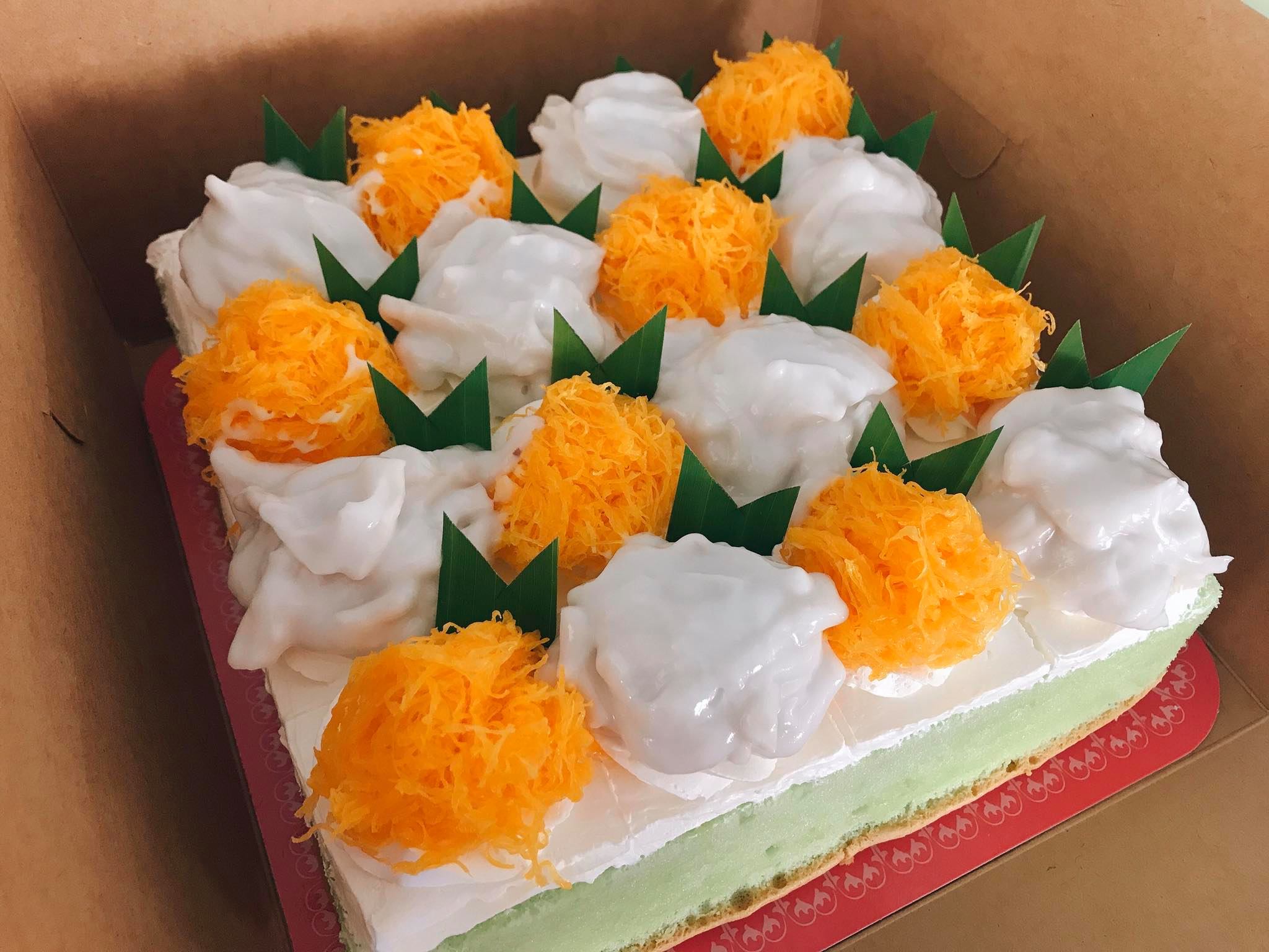 Sri Siam bakery - 🧁 pandan coconut & eggs yolk thread cake... | Facebook