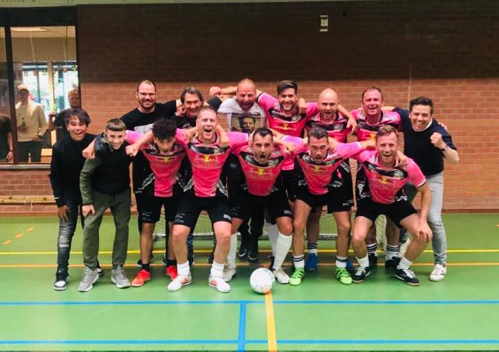 LA CORUNA 🇪🇸 KAMPIOEN REEKS 2A 🥇... - Mini Sint-Gillis-Waas | Facebook